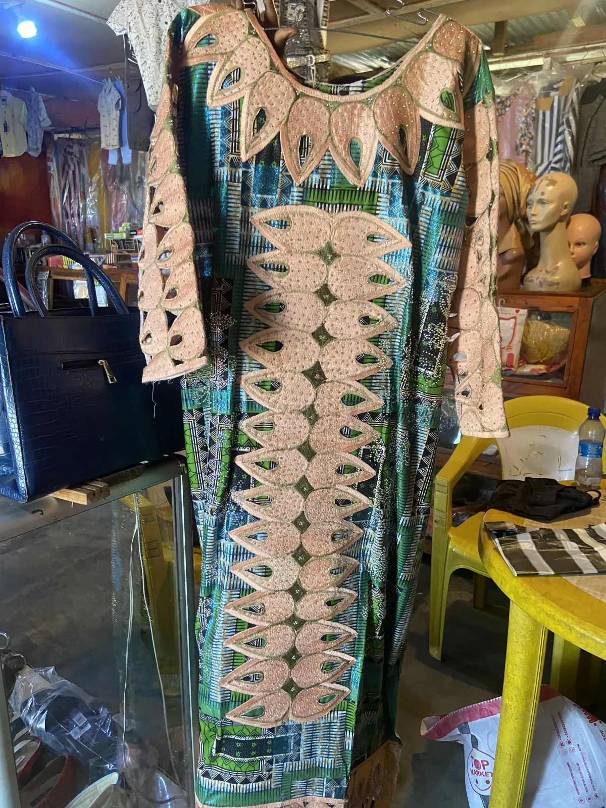 Robe brodée