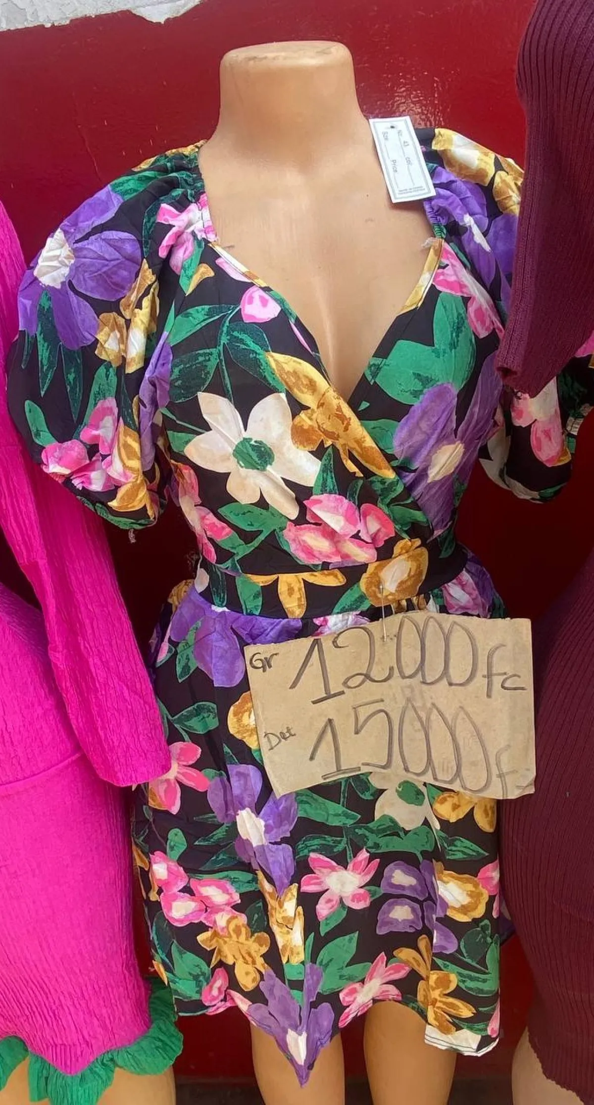 Robe évasée aux manches bouffantes à imprimé fleuri