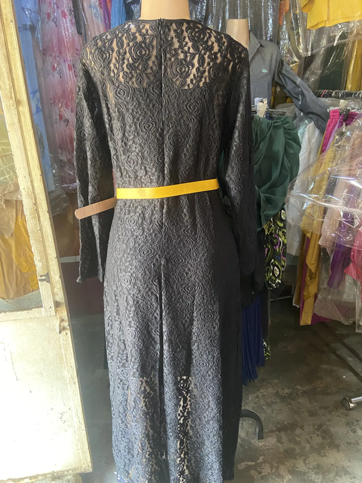Miniature Robe longue manche noire dentelle