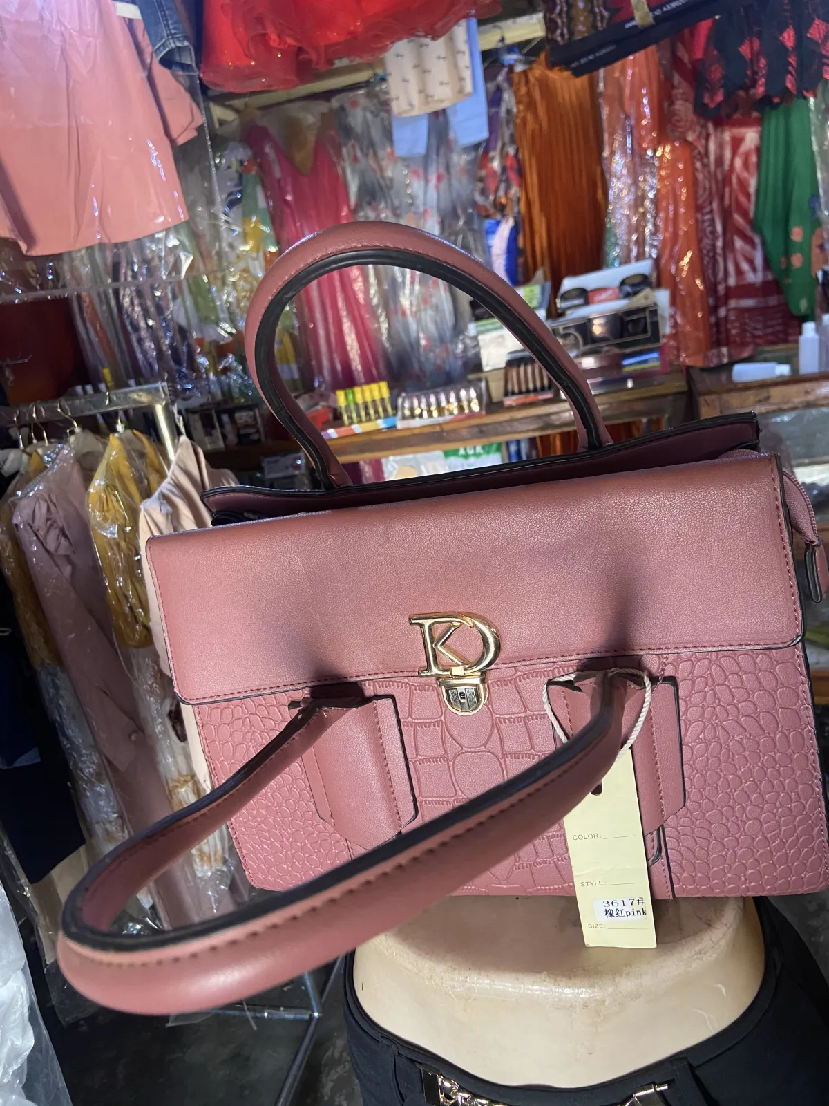Miniature Sac dame en teinte rose pale