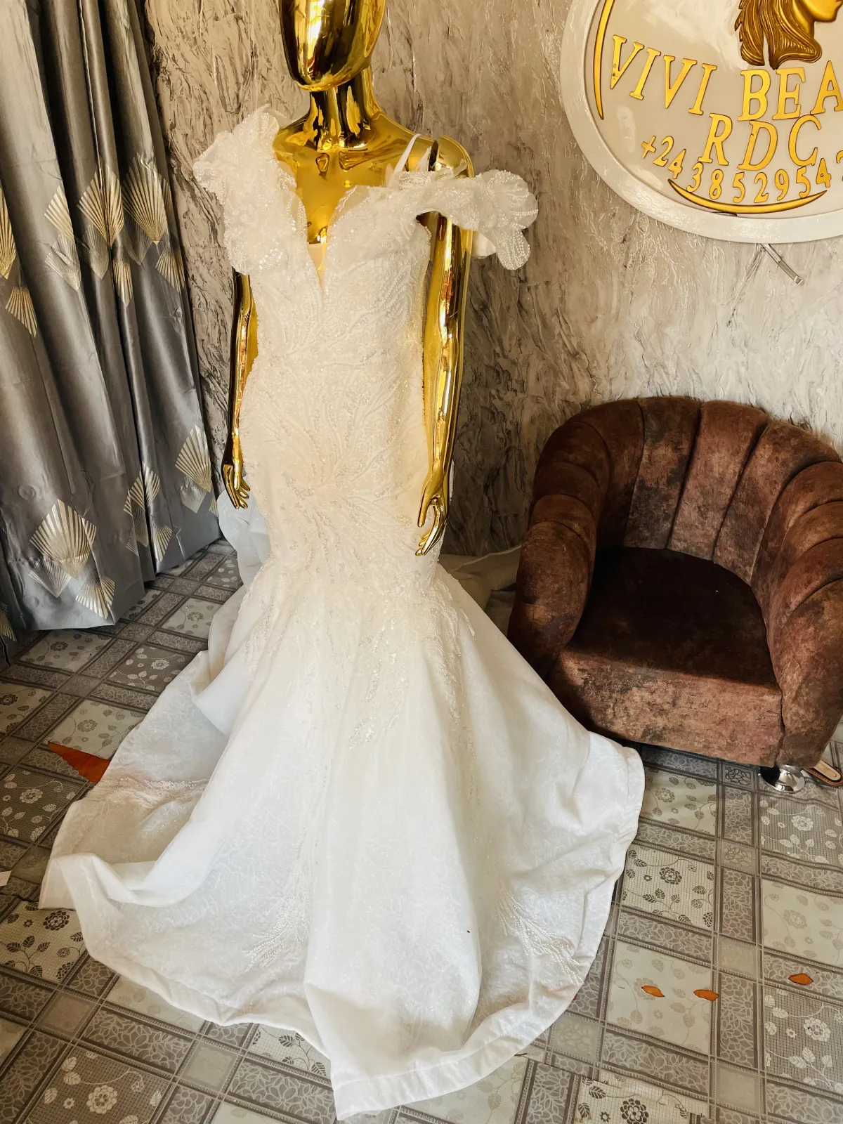 Miniature Robe sirène avec traîne (mariage)