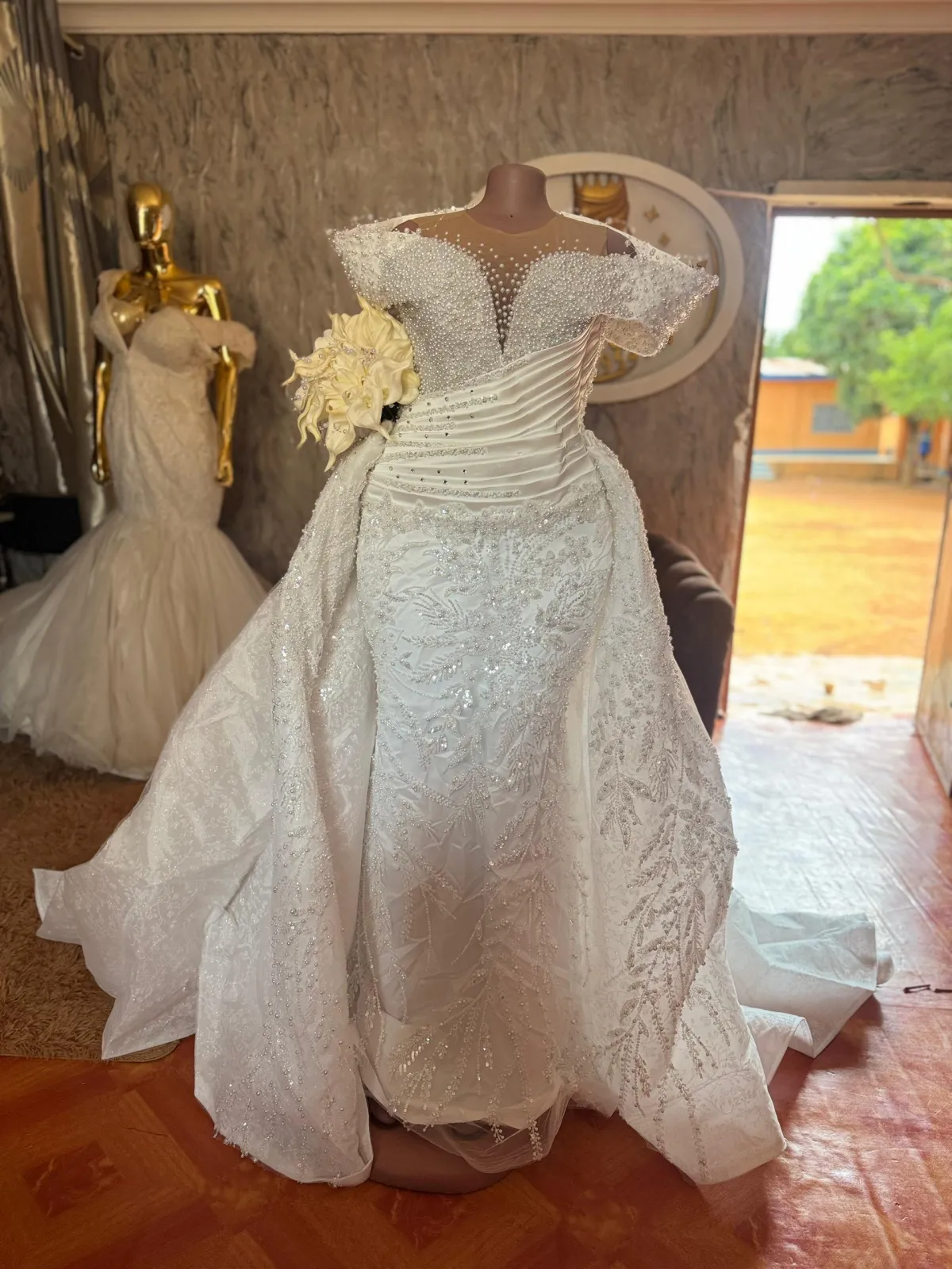 Miniature Robe à traîne détachable